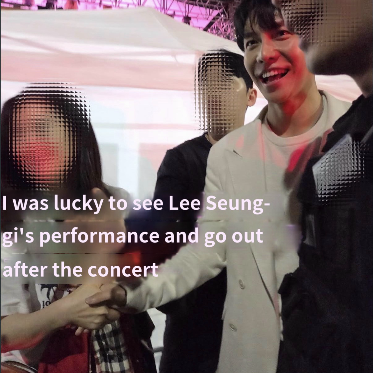 A moment captured by a fan of Lee Seunggi