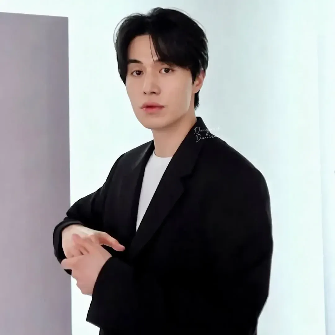 Behind-the-scenes cut of Lee Dongwook