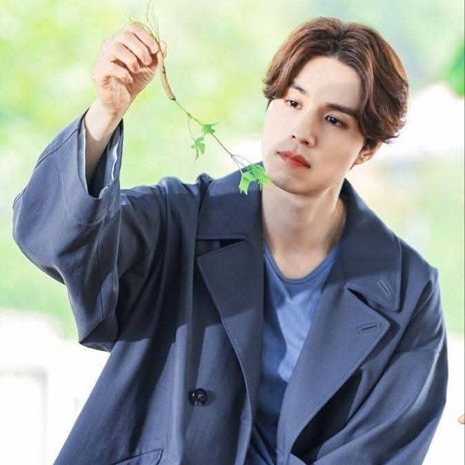 Recent activity shot of Lee Dongwook