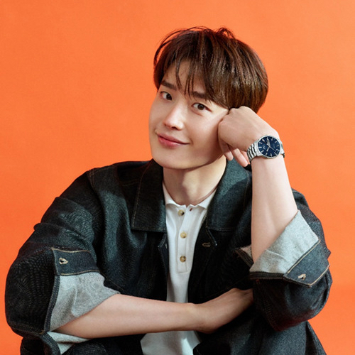 Recent activity shot of Lee Jongsuk