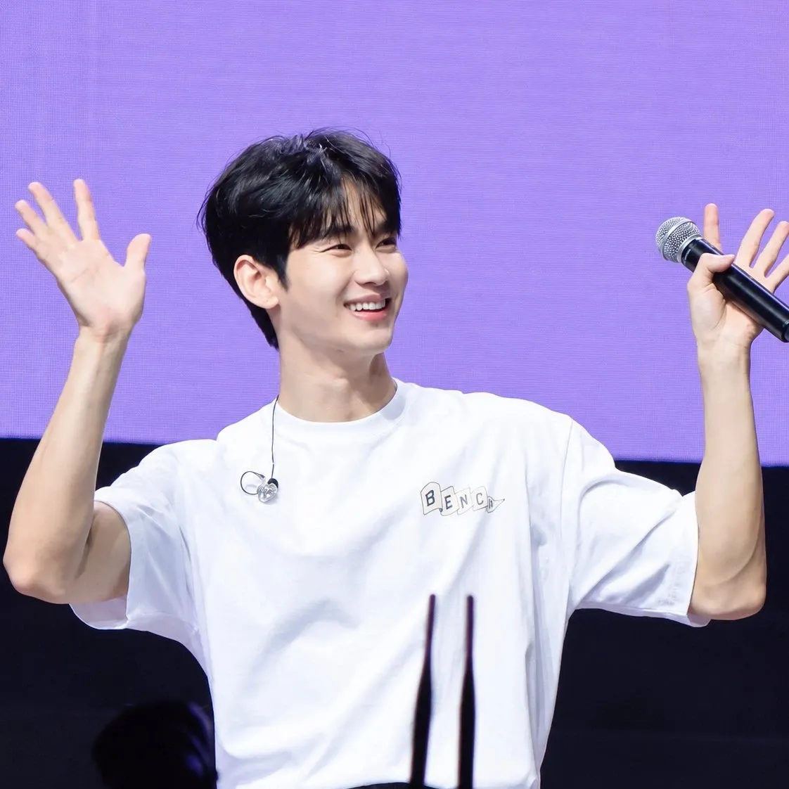 A moment captured by a fan of Kim Soohyun
