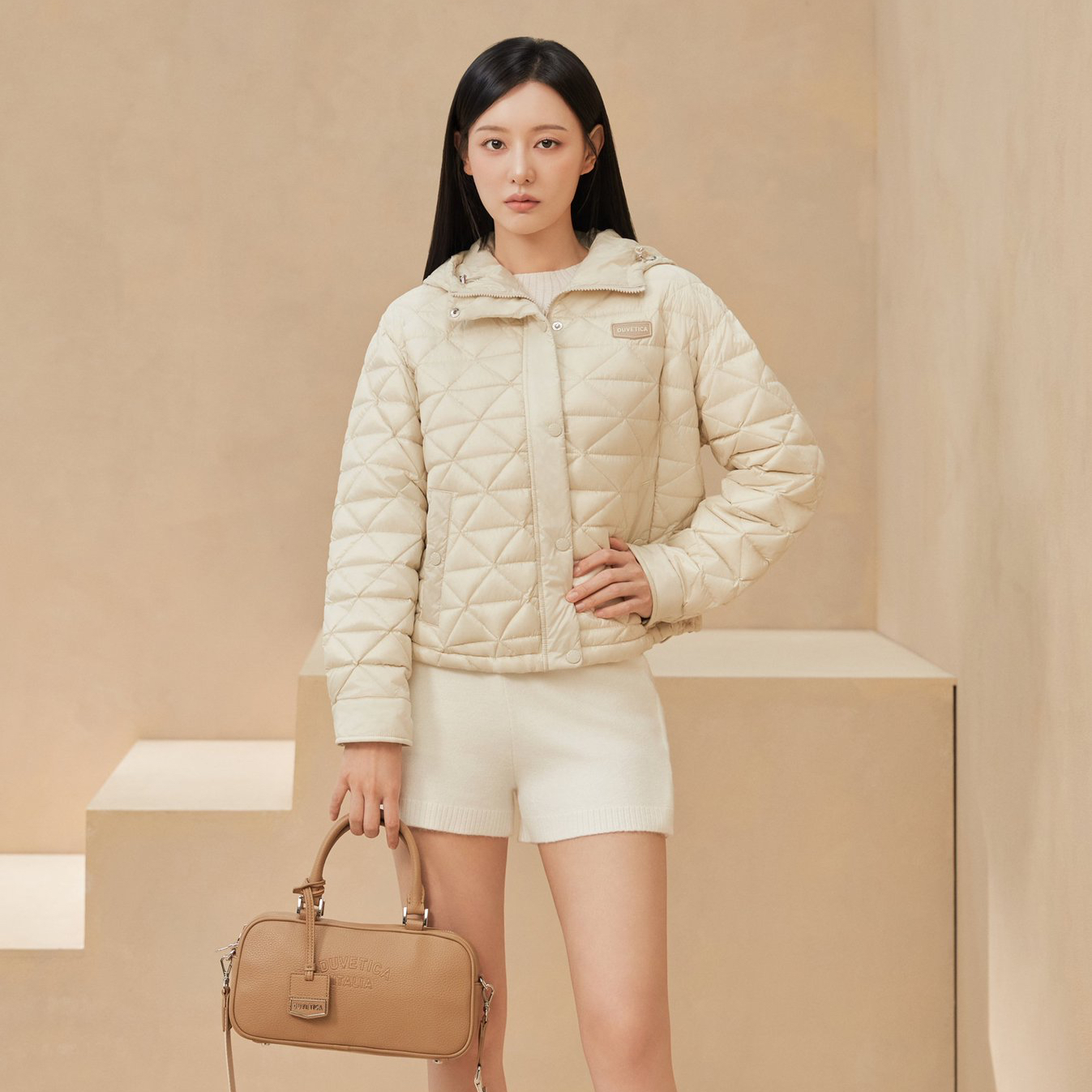 Behind-the-scenes cut of Kim Jiwon