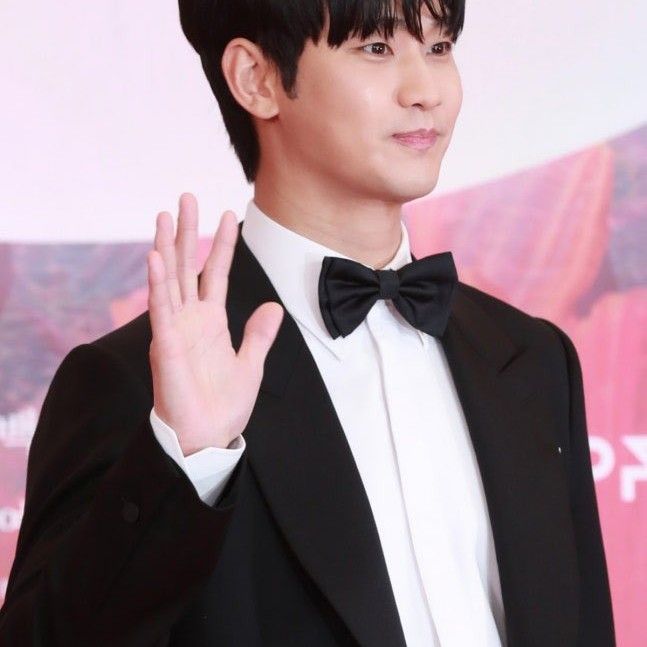 A moment captured by a fan of Kim Soohyun