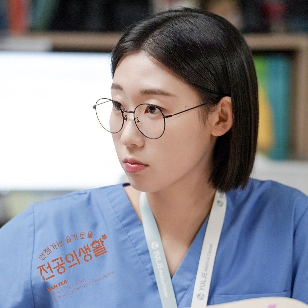 Behind-the-scenes cut of Han Yeji