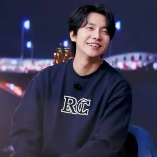 Recent activity shot of Lee Seunggi