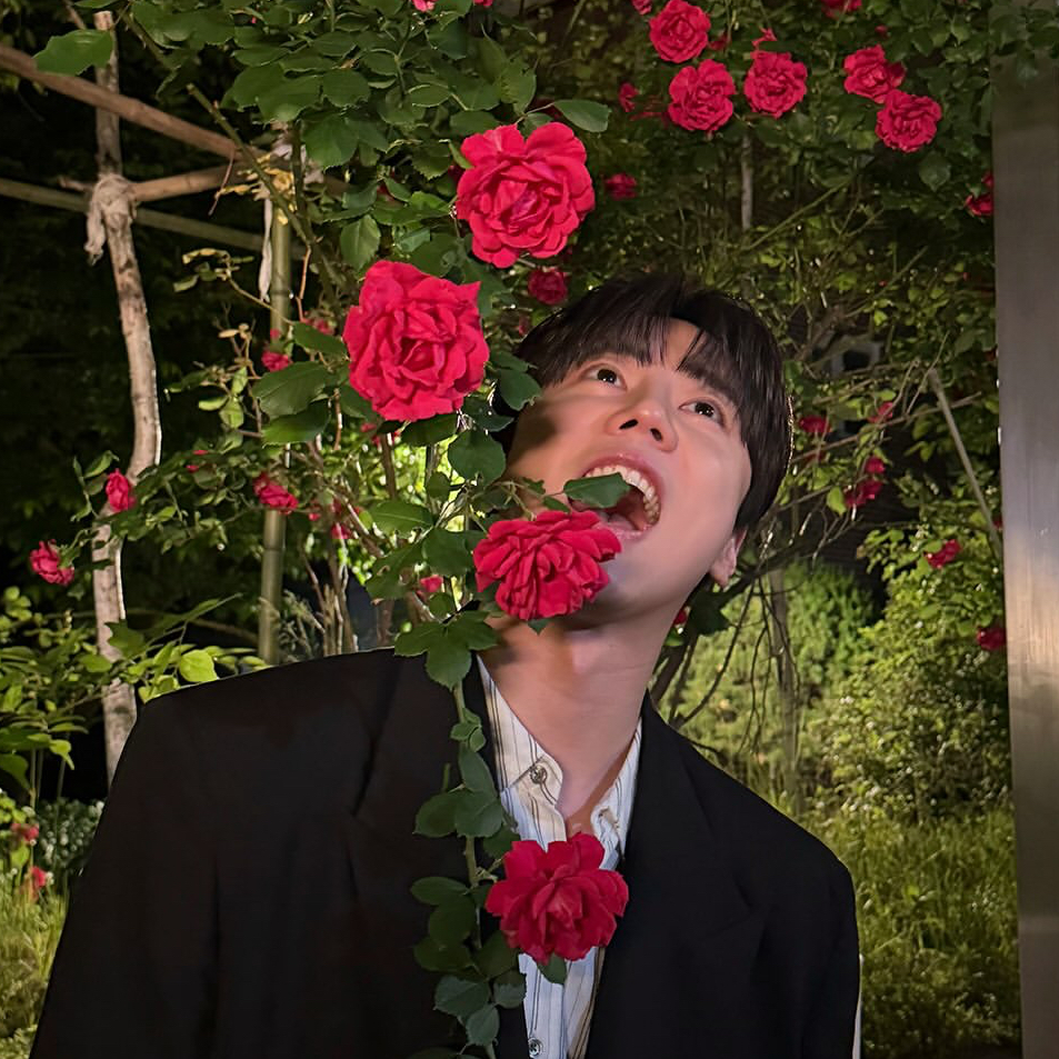 Behind-the-scenes cut of Lee Junyoung
