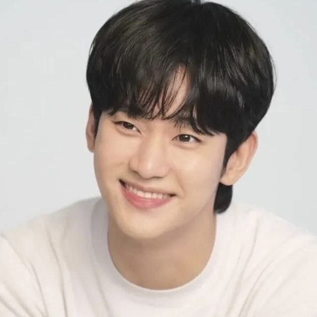 粉絲拍下的金秀賢瞬間