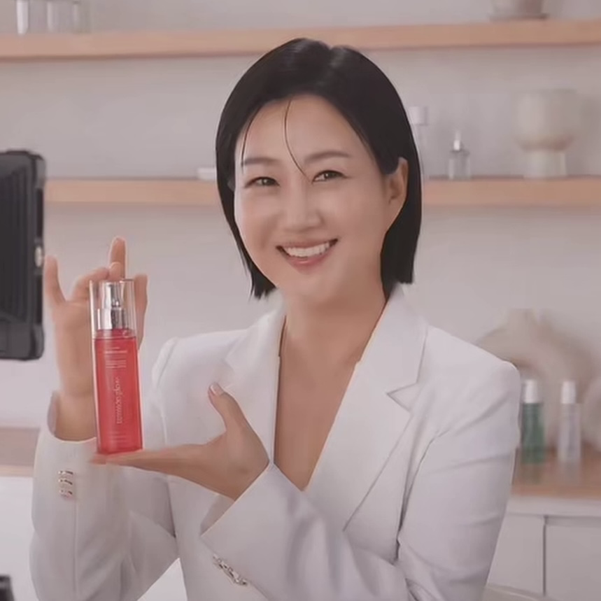 Recent activity shot of Jang Yoonjeong