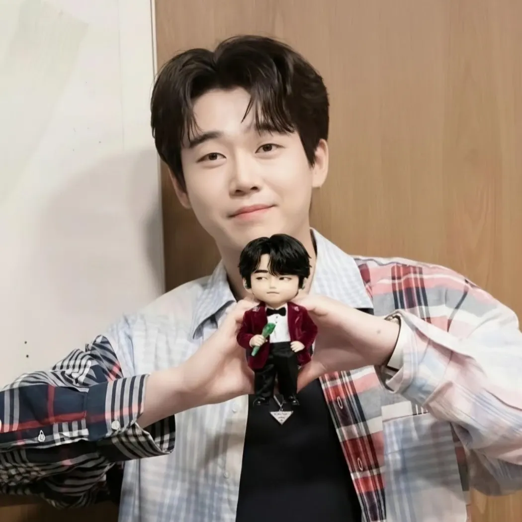 A moment captured by a fan of Hwang Youngwoong