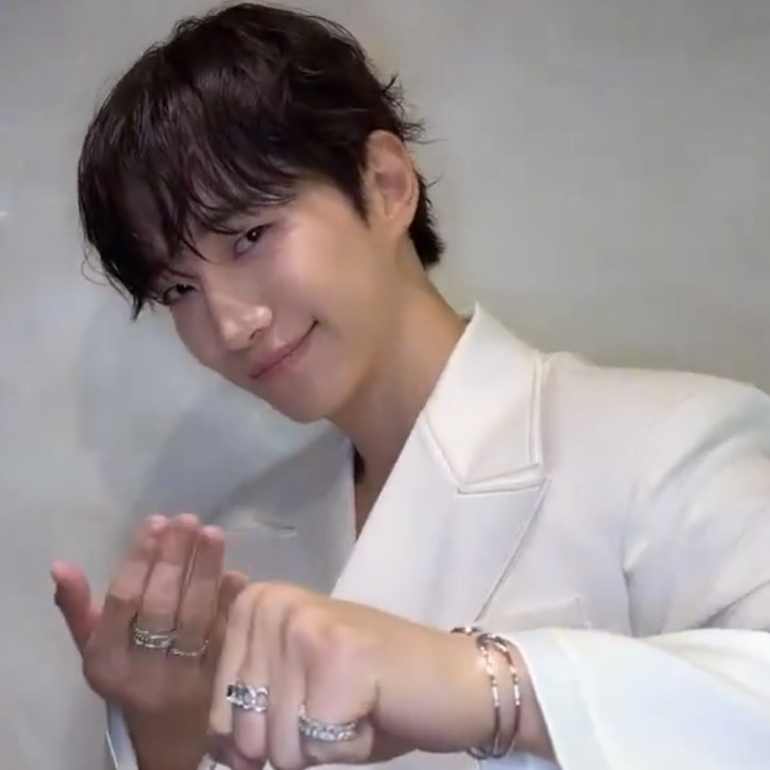 Foto kegiatan terbaru dari Lee Junho