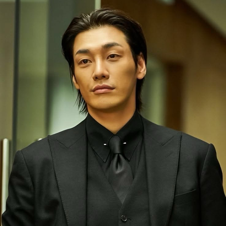 Recent activity shot of Kim Youngkwang