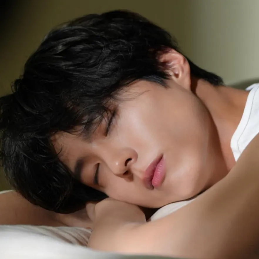 Behind-the-scenes cut of Park Bogum