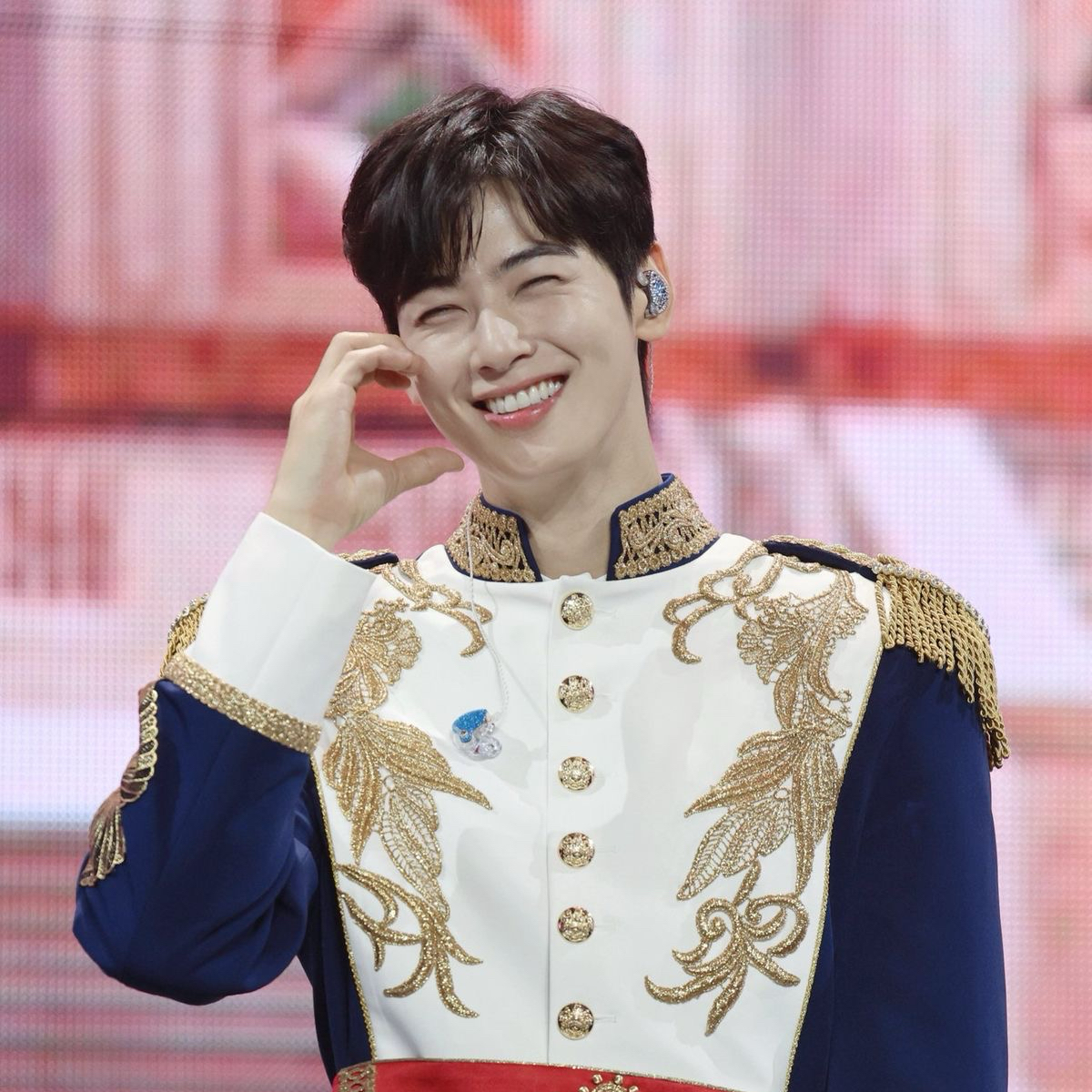 Recent activity shot of Cha Eunwoo