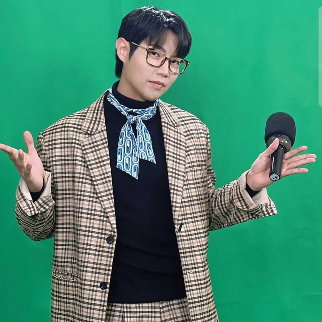 Recent activity shot of Son Taejin