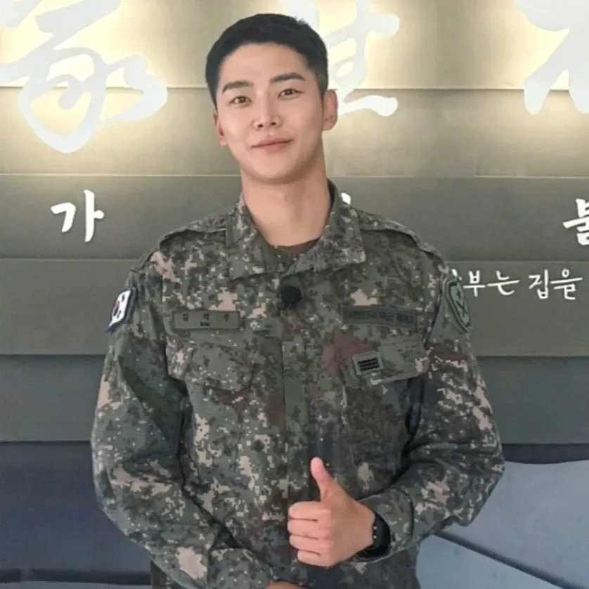 Cuplikan di balik layar dari Rowoon