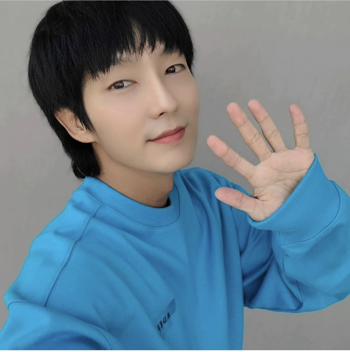 Behind-the-scenes cut of Lee Joongi