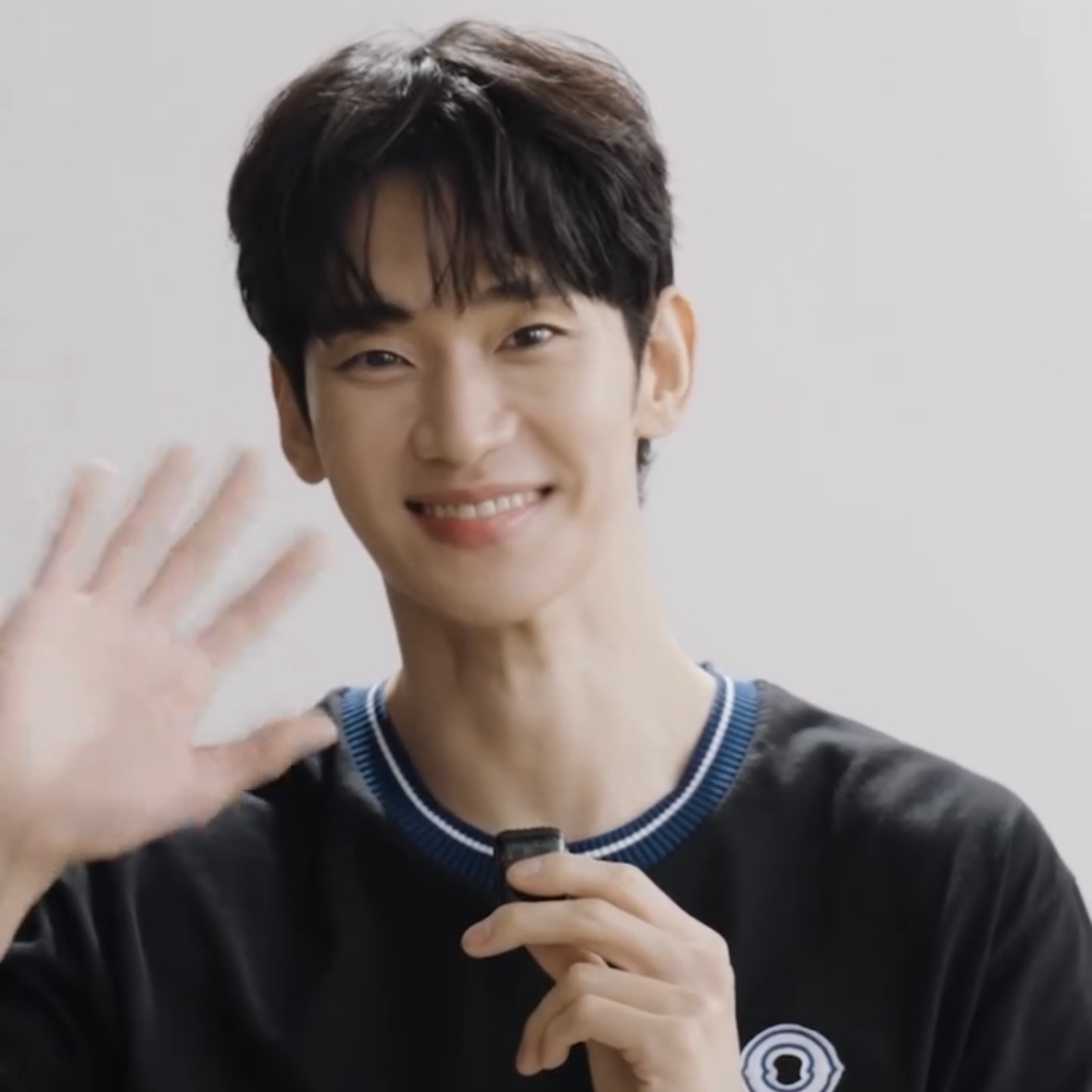 Behind-the-scenes cut of Kim Soohyun