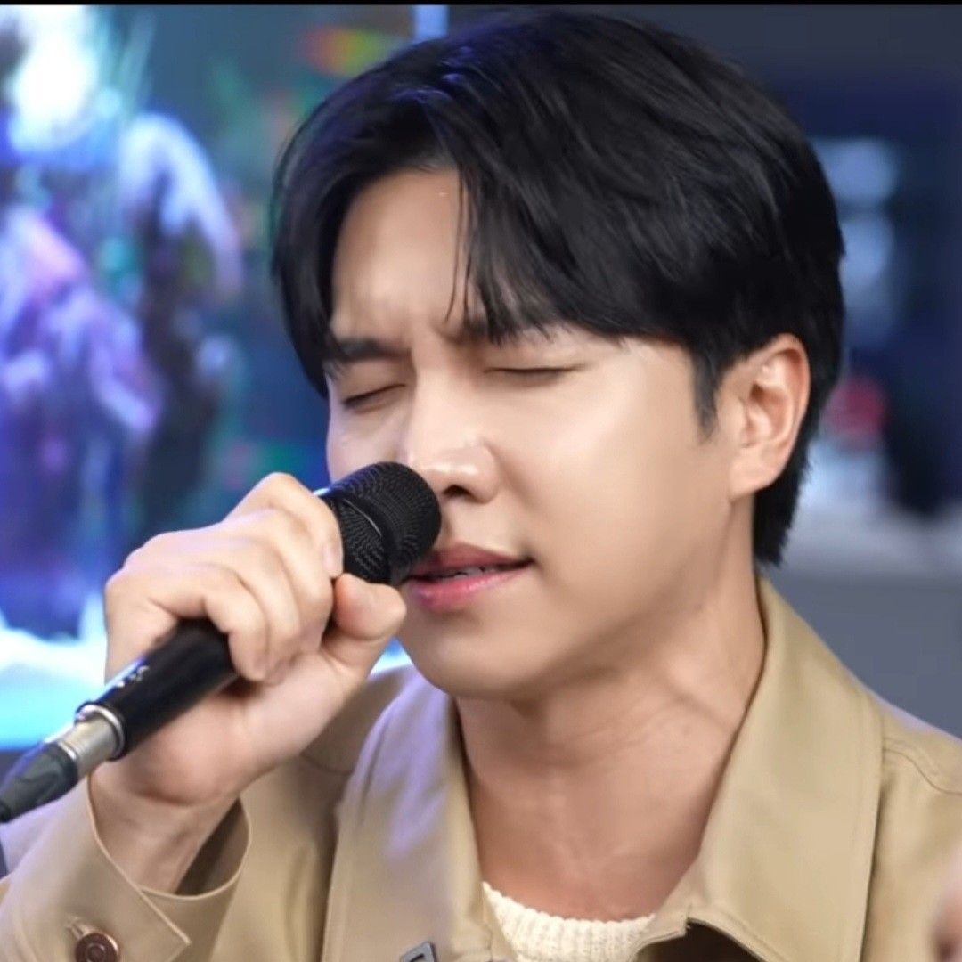 Behind-the-scenes cut of Lee Seunggi