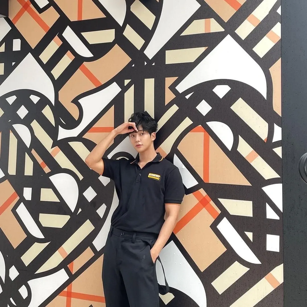 Foto kegiatan terbaru dari Rowoon