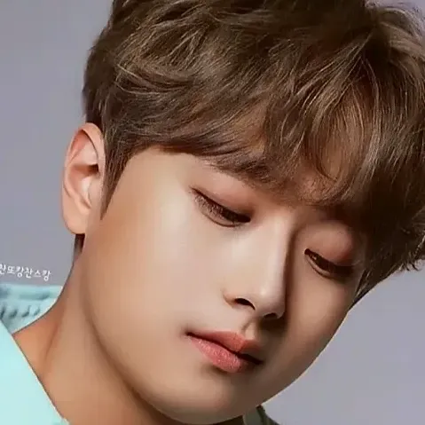 李灿元的最新照片