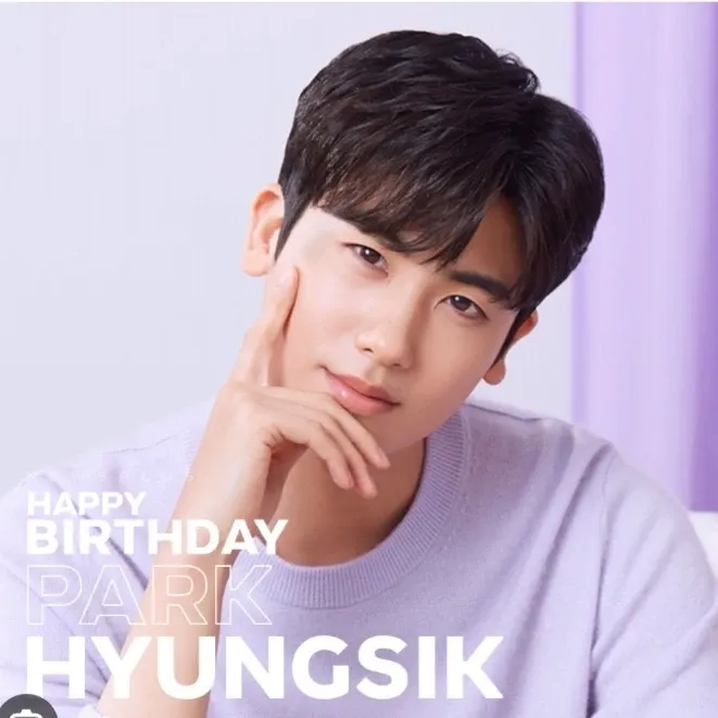 A moment captured by a fan of Park Hyungsik