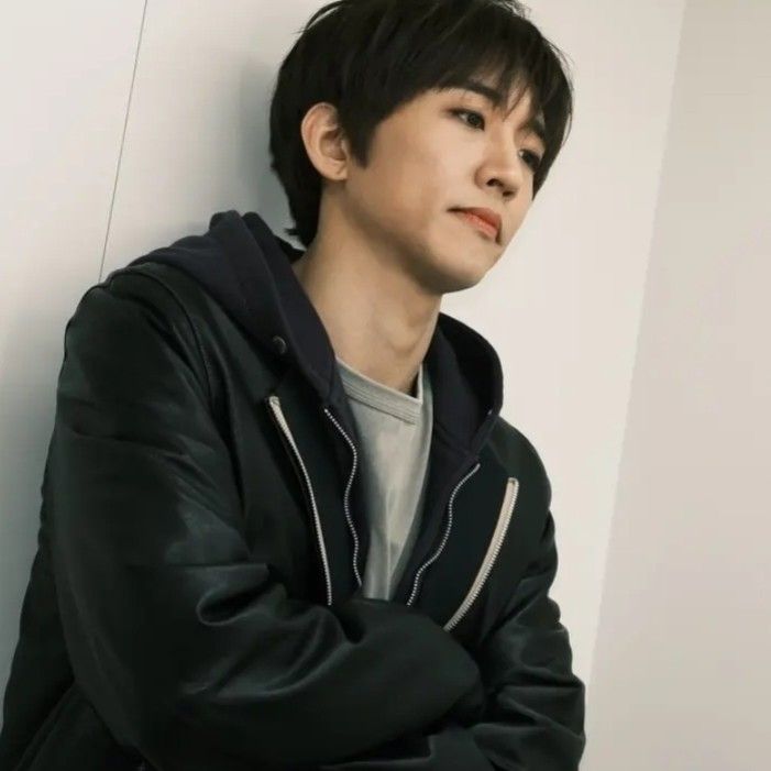 Recent activity shot of Lee Seungyoon