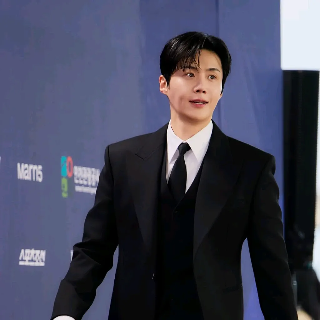 김선호 최근 활동샷