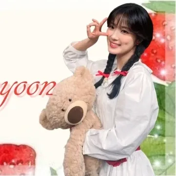 Recent activity shot of Kim Hyeyoon
