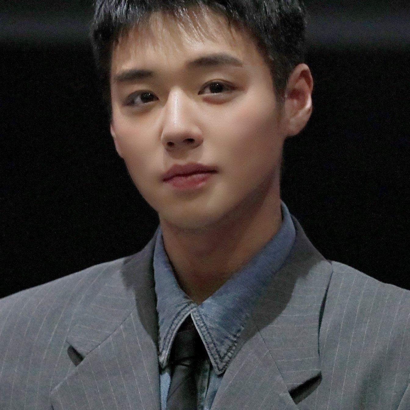 Behind-the-scenes cut of Park Jihoon