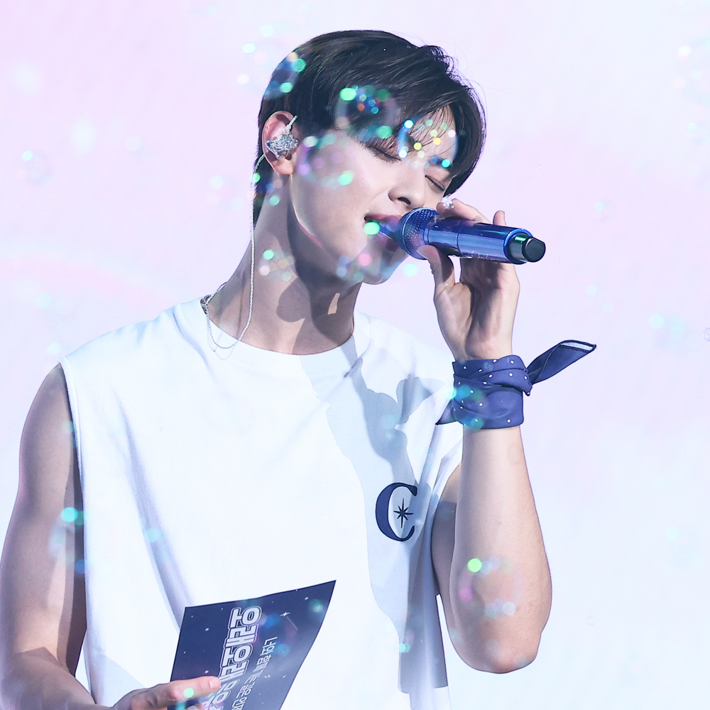 Recent activity shot of Cha Eunwoo