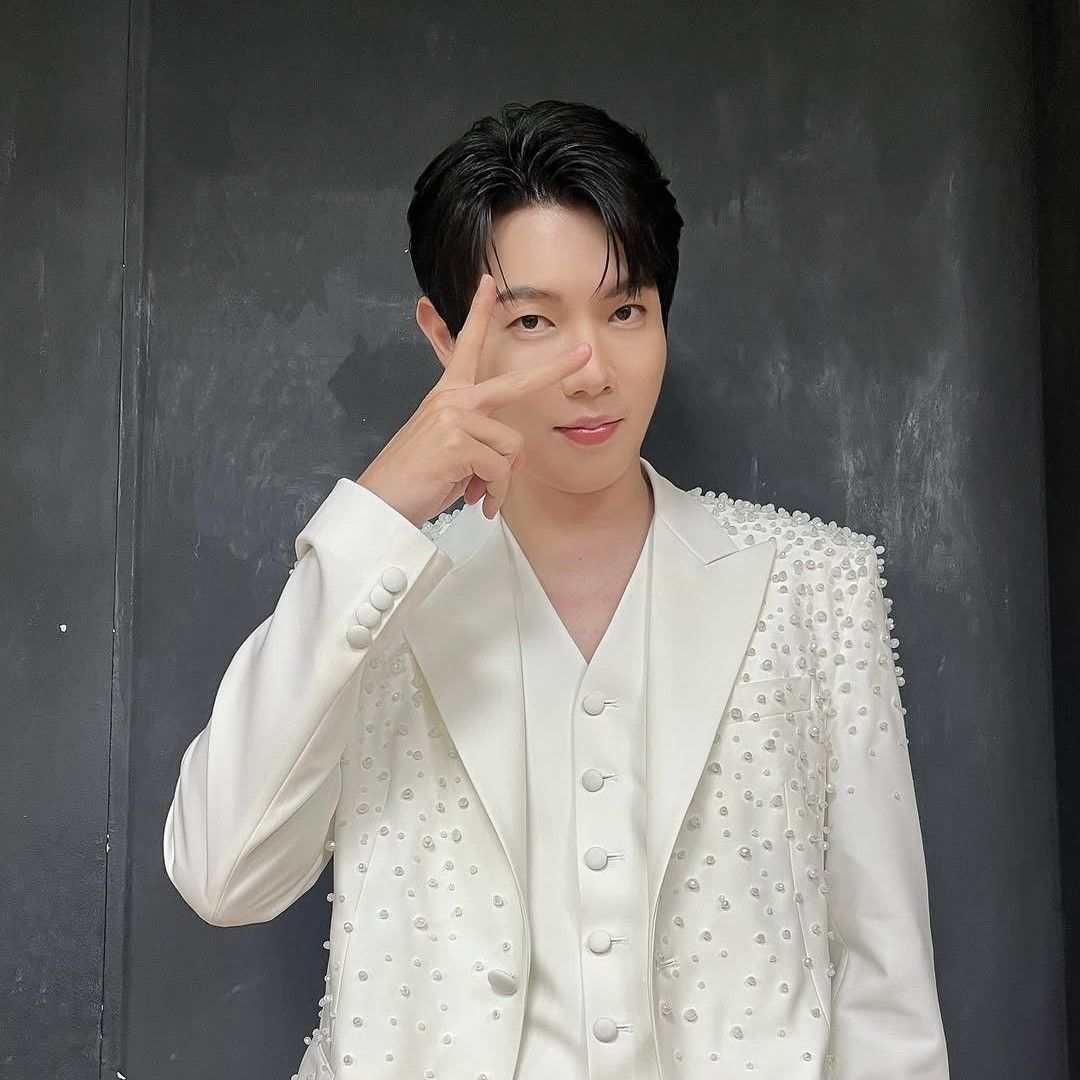 Latest photo of Son Taejin