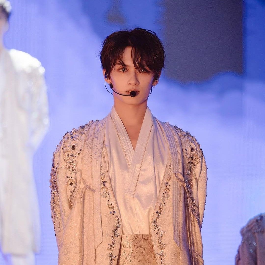 Latest photo of Wen Junhui