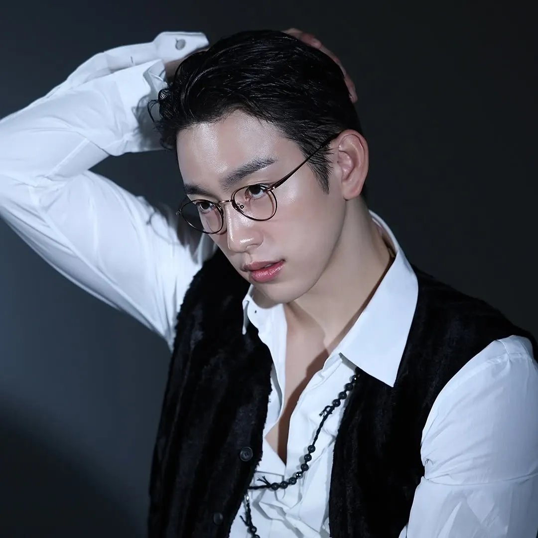 Foto terbaru dari Park Jinyoung