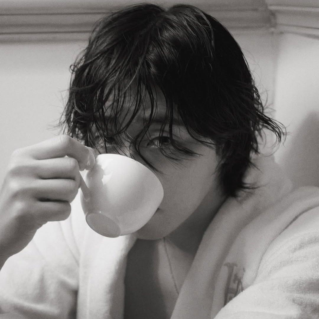 Behind-the-scenes cut of Park Seojoon