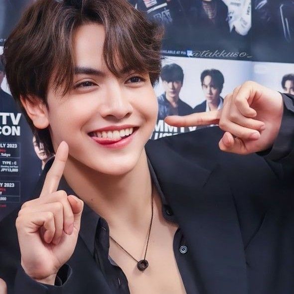 A moment captured by a fan of Joong Archen Aydin