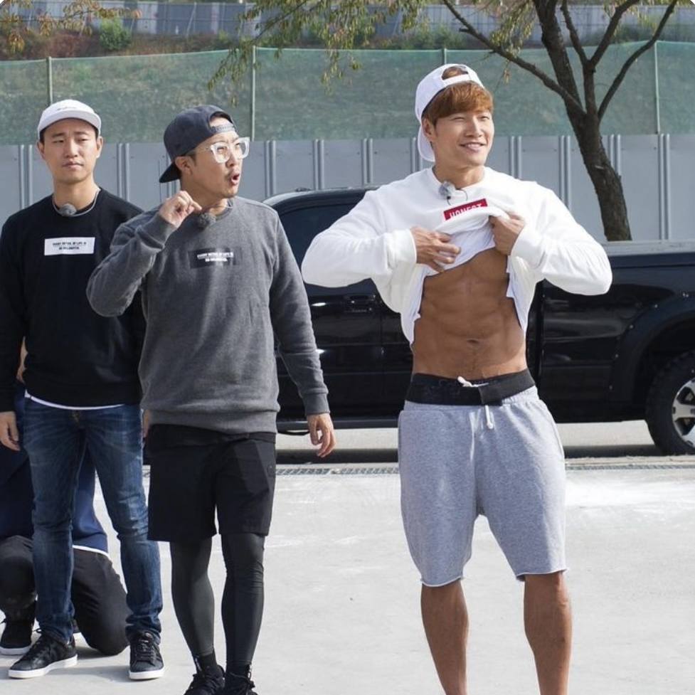 Foto kegiatan terbaru dari Kim Jongkook