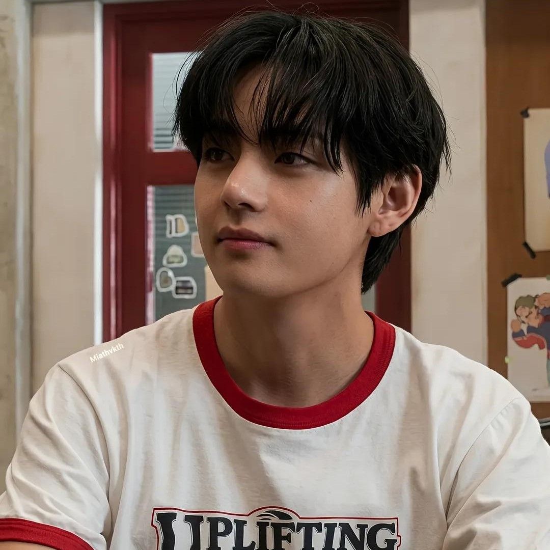 김태형 (뷔) 최근 활동샷