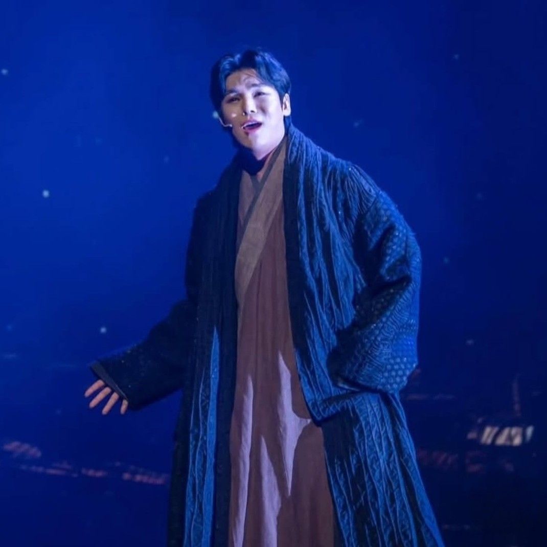 A moment captured by a fan of Kim Junsu (1991)