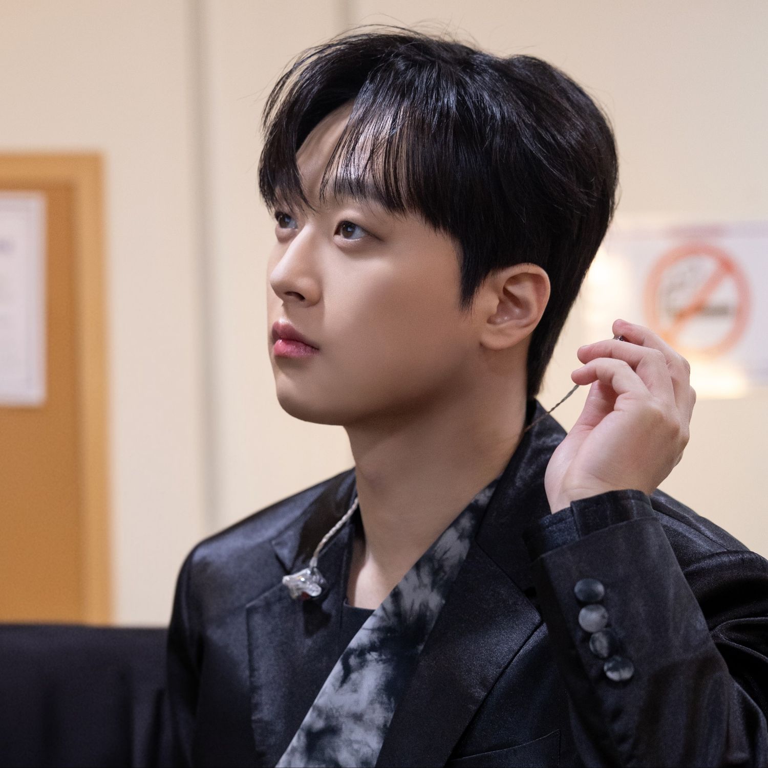 粉丝拍下的李灿元瞬间