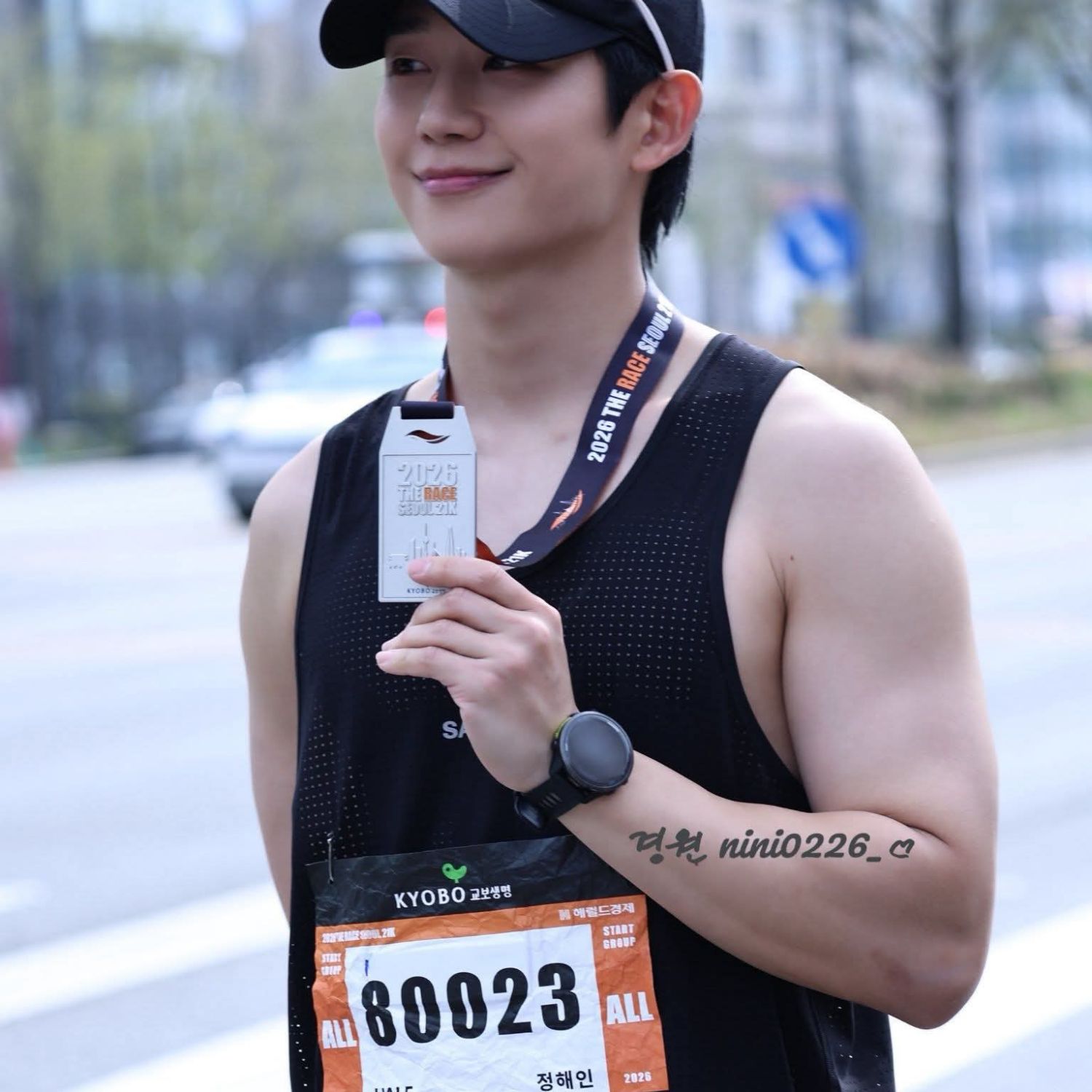 粉丝拍下的丁海寅瞬间