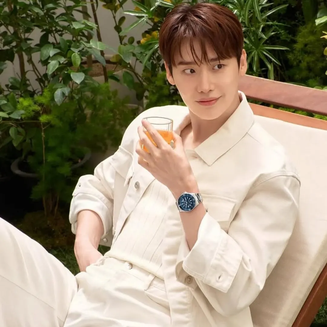 Latest photo of Lee Jongsuk