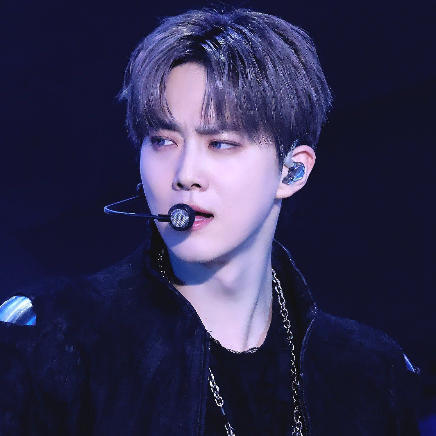 A moment captured by a fan of Suho