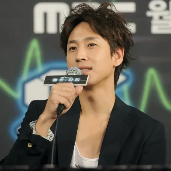Cuplikan di balik layar dari Lee Sunkyun