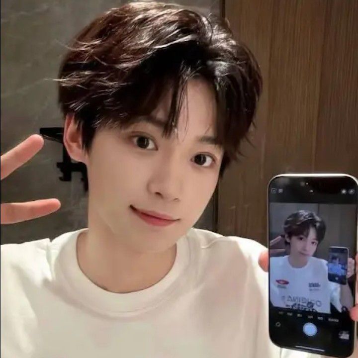 Latest photo of Zi Yu