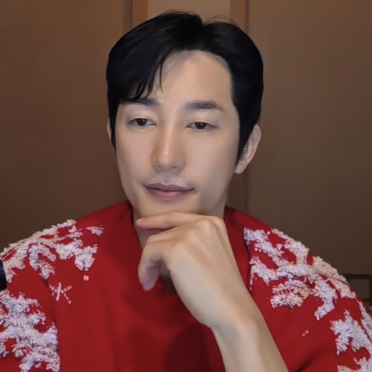 A moment captured by a fan of Park Sihoo