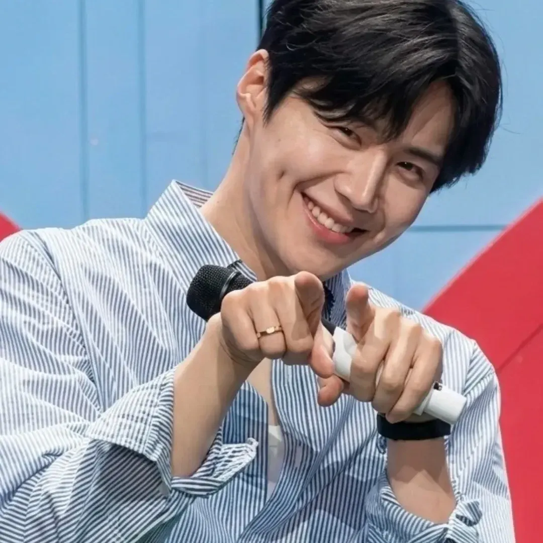 Behind-the-scenes cut of Kim Seonho