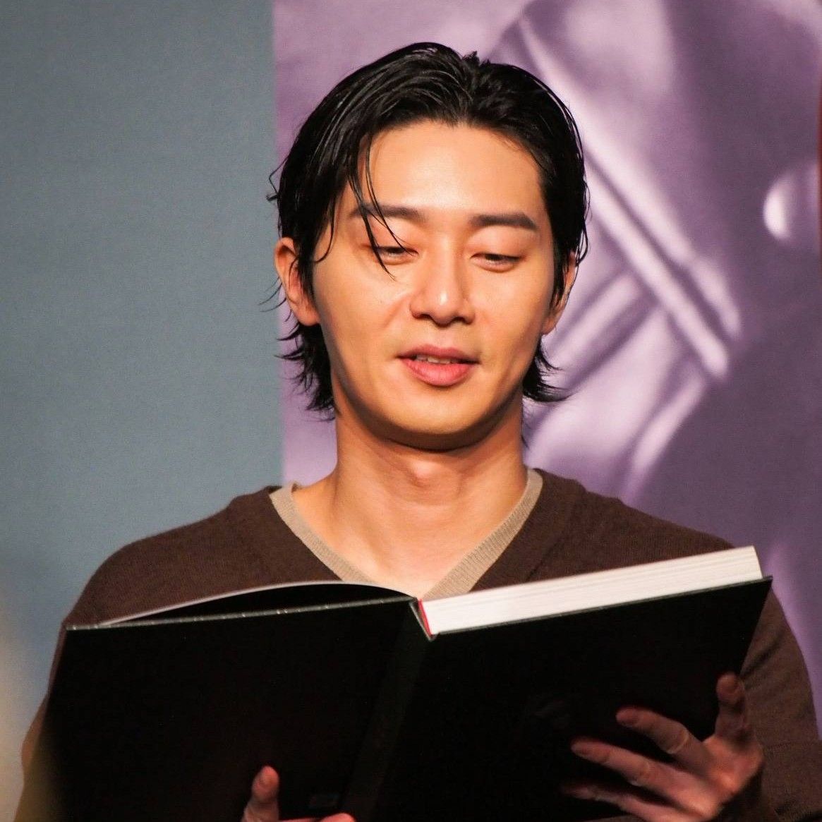 A moment captured by a fan of Park Seojoon