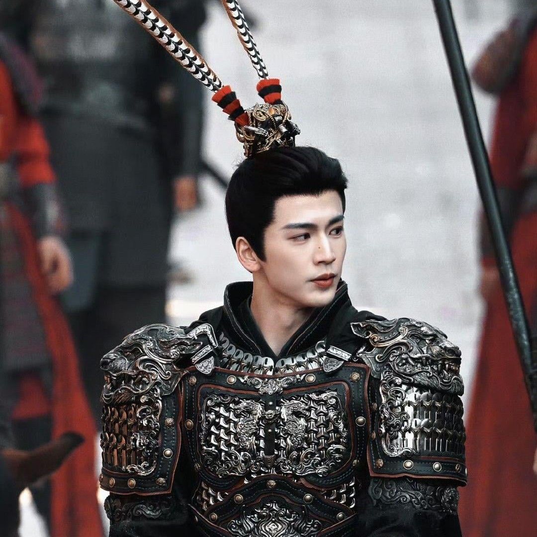 张凌赫的最新照片