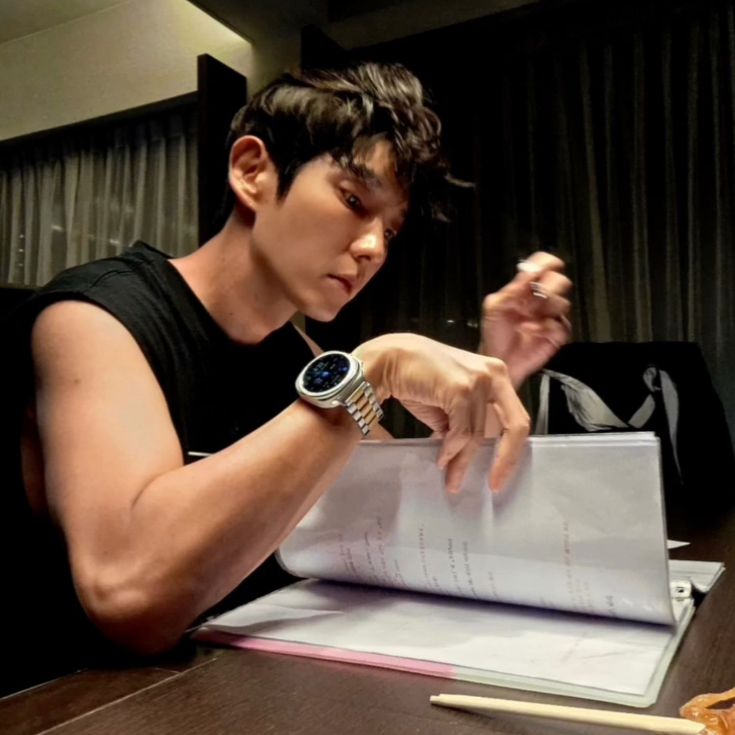 A moment captured by a fan of Lee Joongi