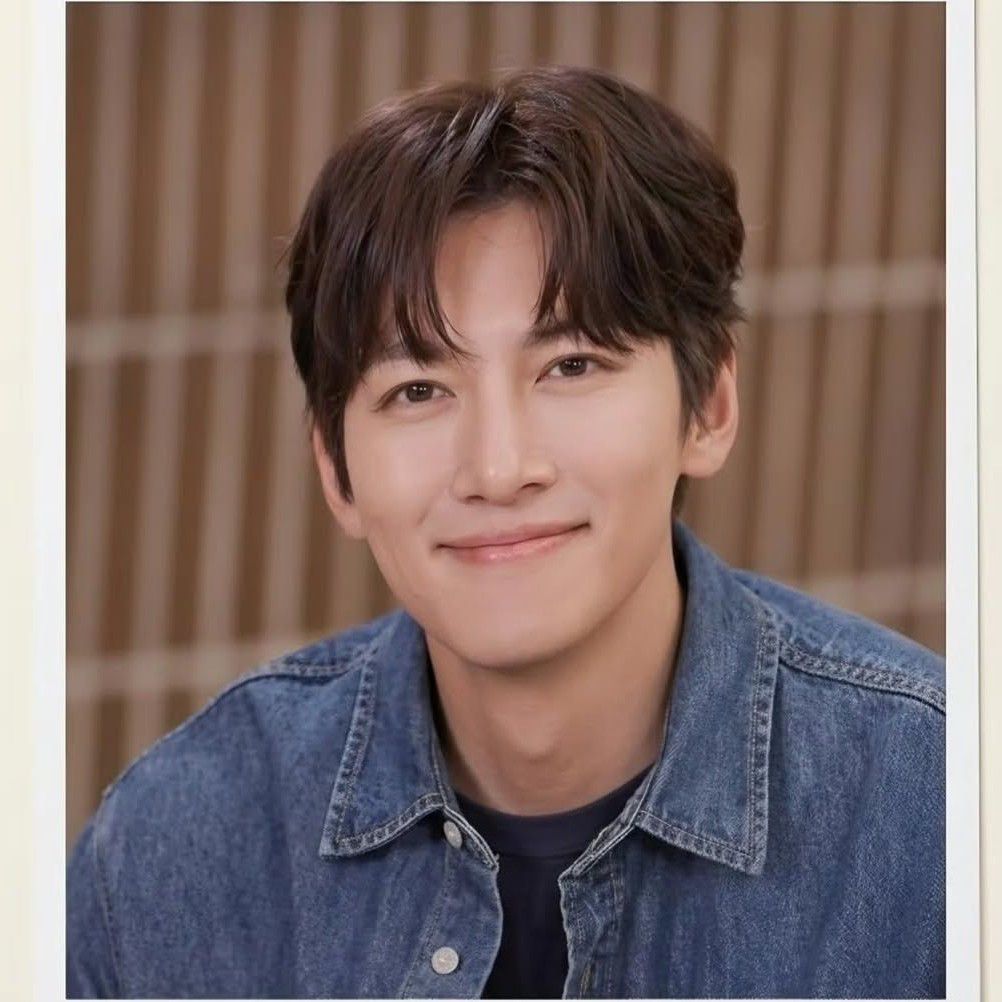 粉丝拍下的池昌旭瞬间